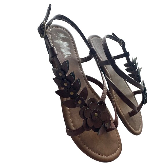 Madeleine Stuart Brown Flat Sandal Floral Embellished Thong Ankle Strap Size 7.5 - Picture 3 of 7